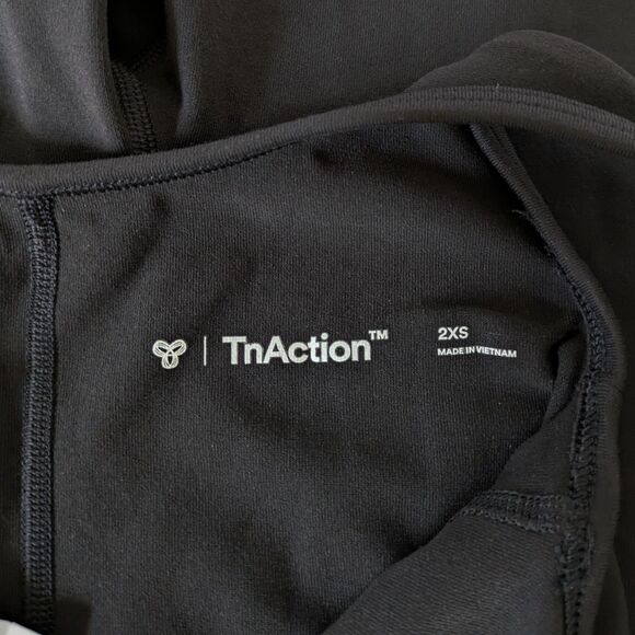New Aritzia TnaLIFE TnAction SHAKE-IT 7" Size XXS Black Romper Athletic - Picture 3 of 10